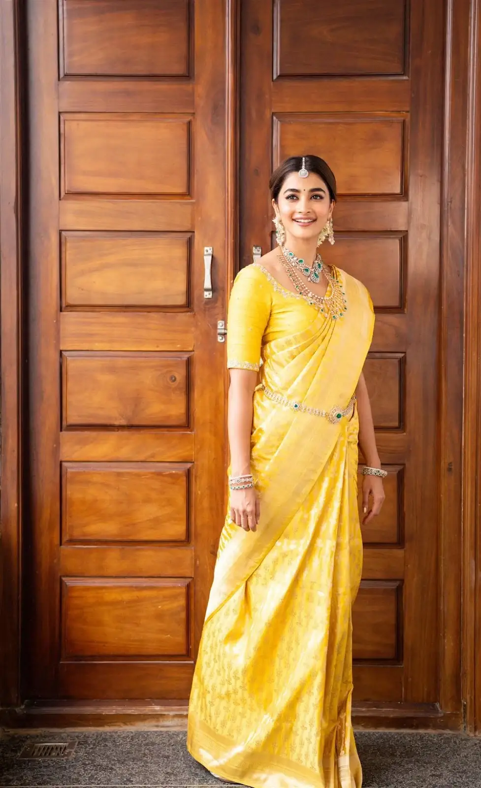 TELUGU ACTRESS POOJA HEGDE IN YELLOW SILK SAREE 15